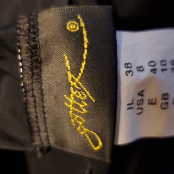 Black one piece Gottex. Size small - Picture 5 of 5